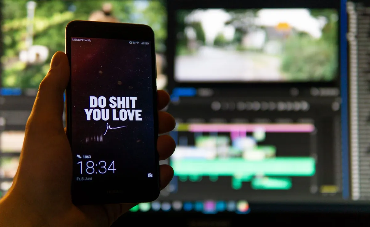 Giao diện ứng dụng dựng video chuyên nghiệp trên điện thoại